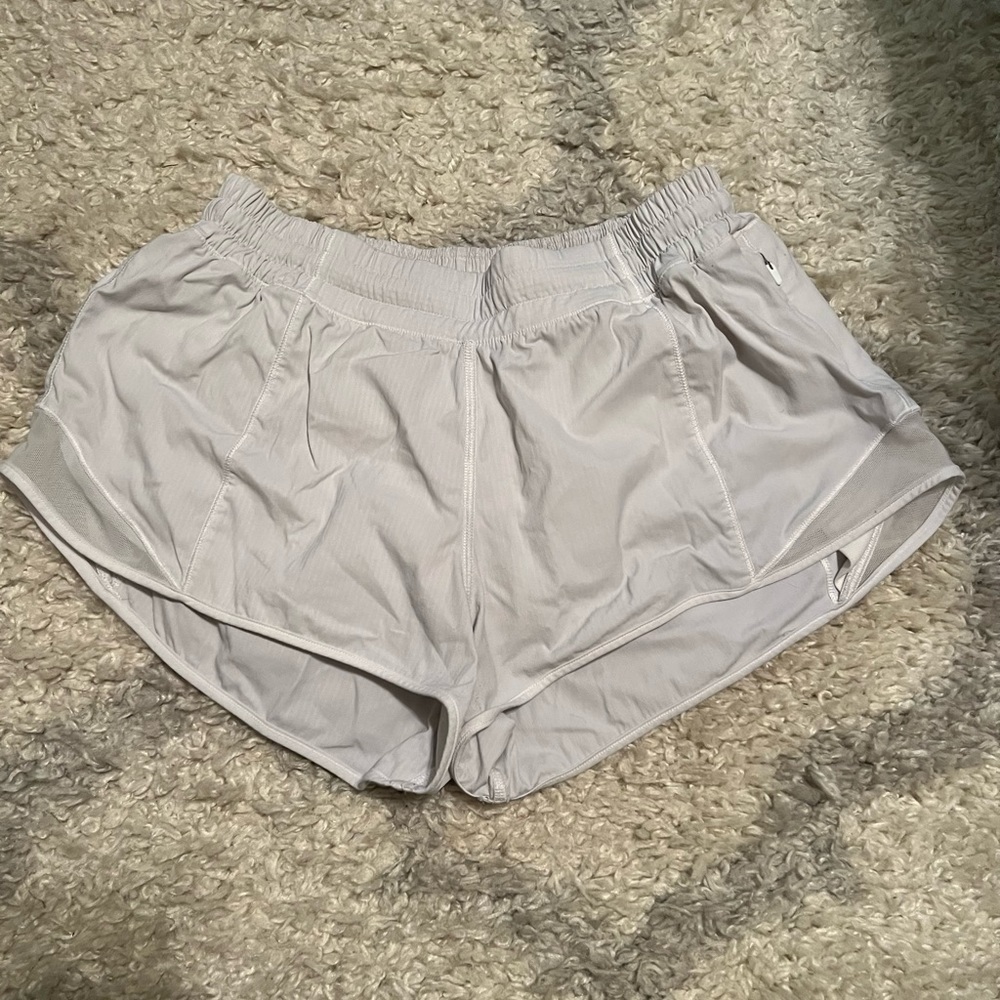 Lululemon Hotty Hot Shorts 2.5”